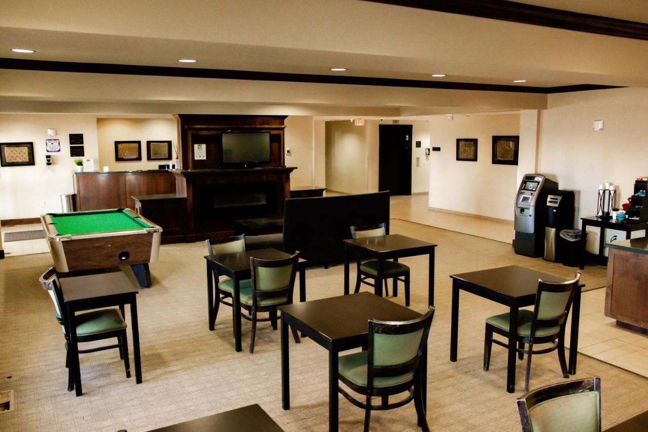 Black Gold Suites Stanley 外观 照片