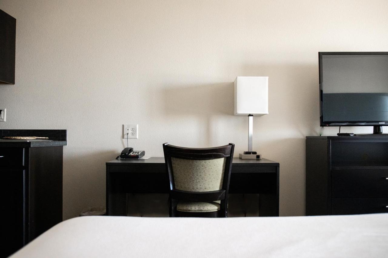 Black Gold Suites Stanley 外观 照片